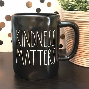 💥2/$30💥 Rae Dunn black KINDNESS MATTERS mug